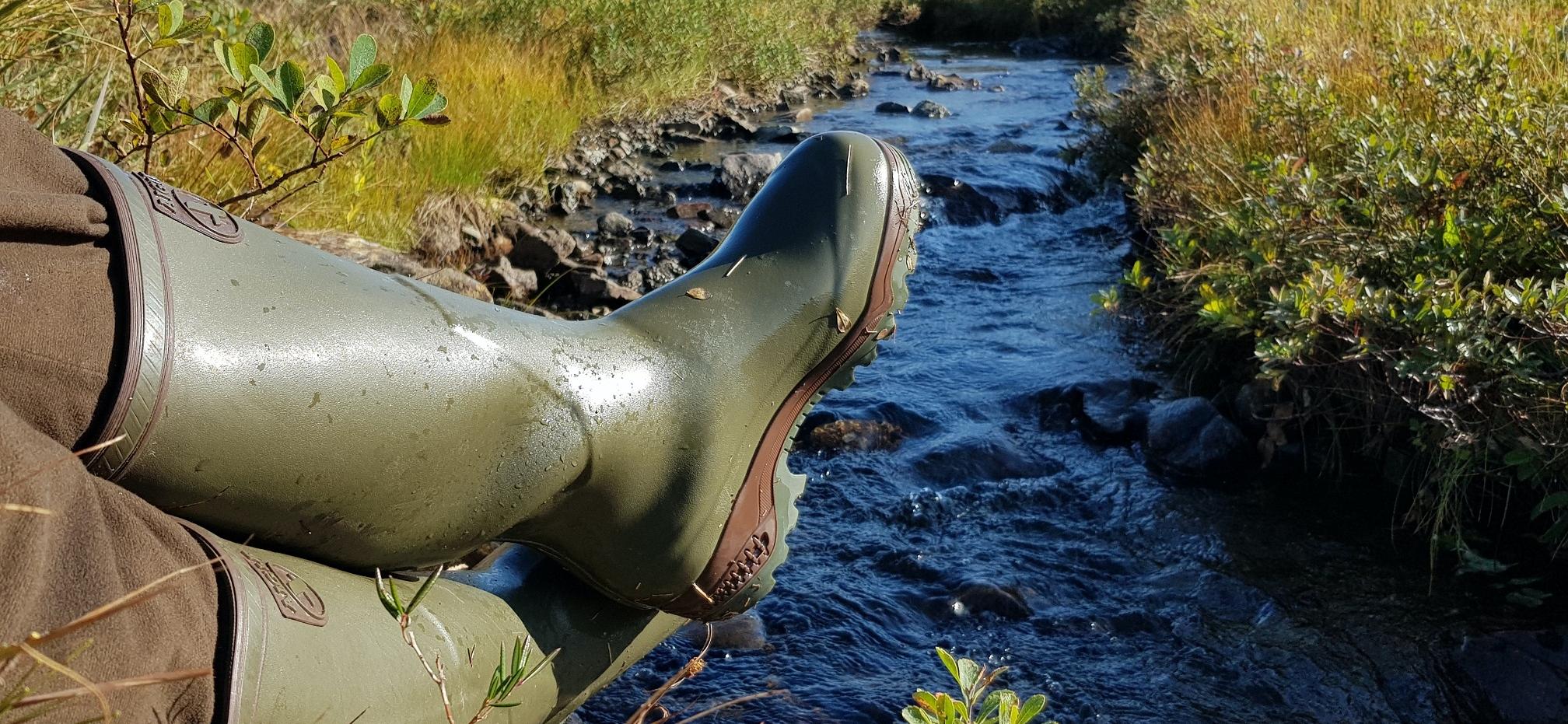 Aigle gumicsizmák, vadász és túra bakancsok